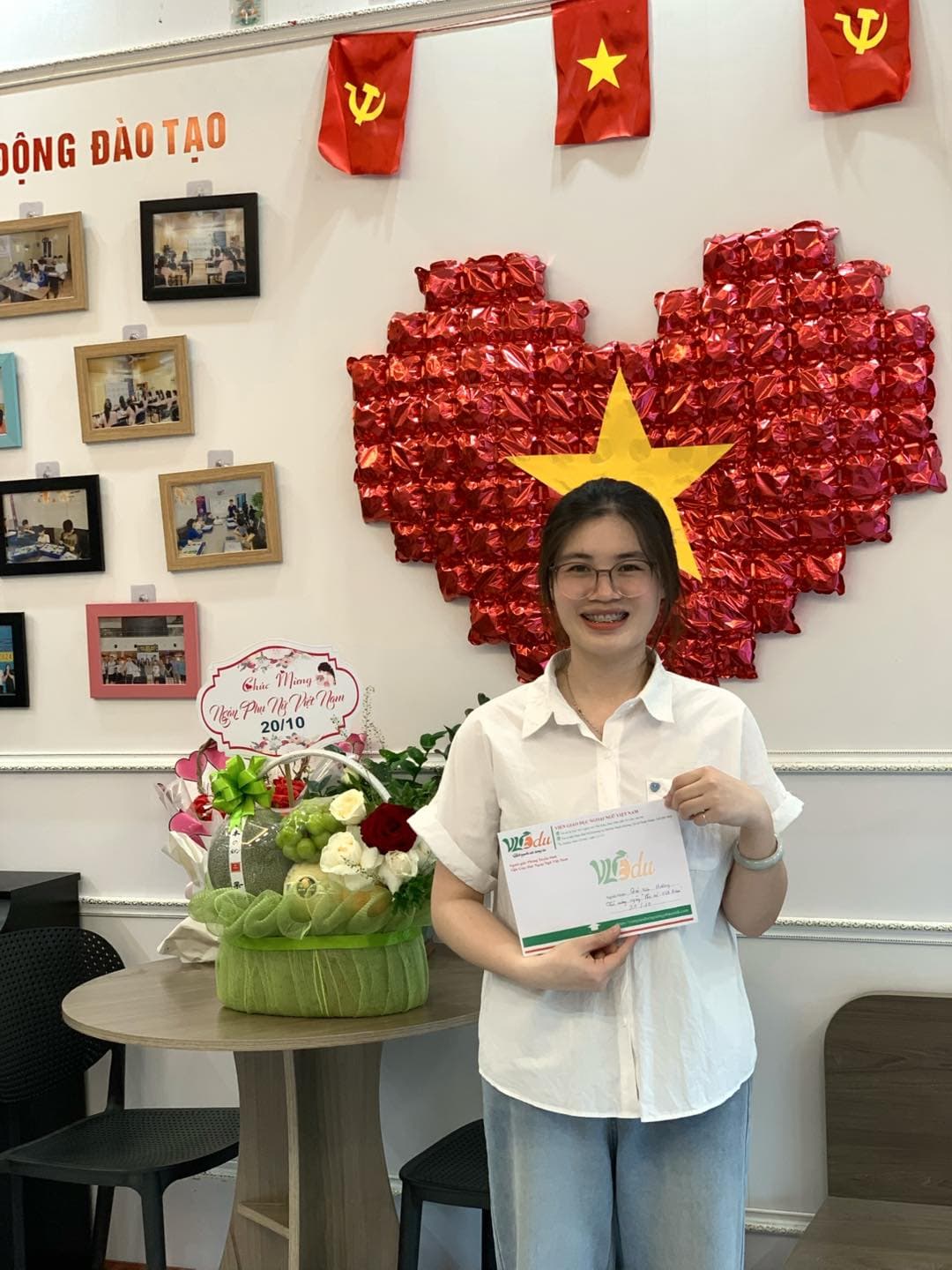 Giáo viên Phạm Thu Hương